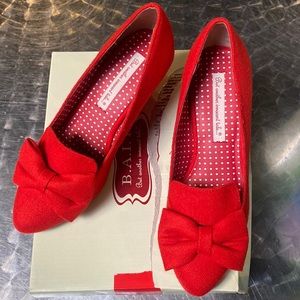 B.A.I.T womens vintage look - Sz 7.5